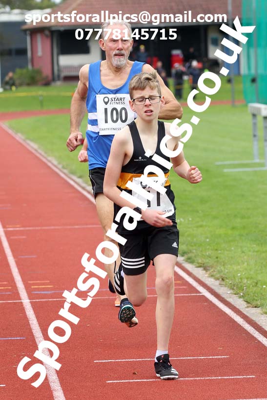 800 metres, NECAA Open Meeting, Morpeth, Sunday, September 27th. David T. Hewitson/Sports for All Pics